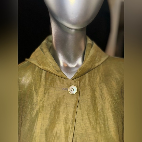 Marisa Minicucci 2 Piece Light Weight Suit - Picture 8 of 9